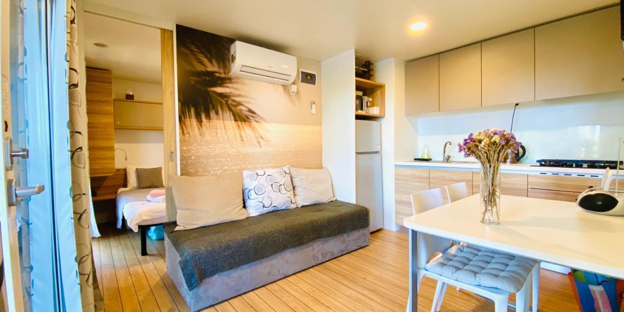Mobile Home Lidano, Kamp Porton Biondi Rovinj Exterior photo